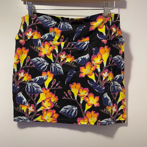 Hurley Floral Print Skirt - NWT - Picture 4 of 5